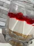 Tarta de queso con compota de fresa (receta fría)