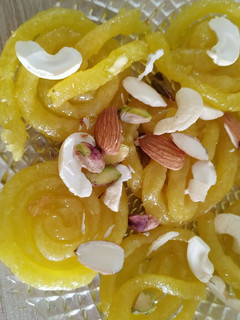 જલેબી(Jalebi recipe in Gujarati) રેસીપી મુખ્ય ફોટો
