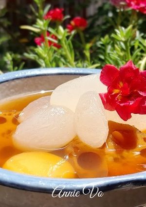 Hình của món Chè thốt nốt củ sen củ năng.