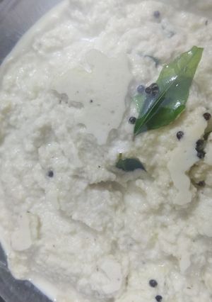 A picture of Fresh coconut chutney.