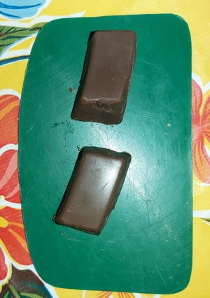 Una foto de Bombones de chocolate rellenos de fresas