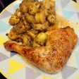 Cuisse de poulet marinée et pommes de terres rissolées