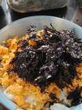Cơm trộn cá hồi rong biển