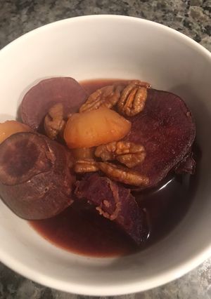 Una foto de Dulce de camote con piña y nuez