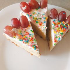 A picture of Vanilla cake with chocolate chips(my version).