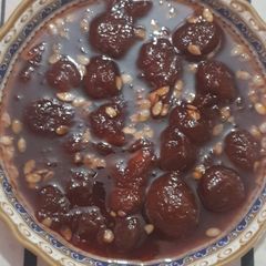 A picture of Alu bukharey ki chutni.