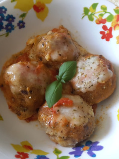 Una foto de Albóndigas de berenjena y mozzarella