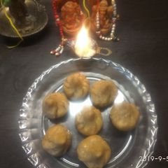A picture of Atta(gehu) aur suji ke modak.