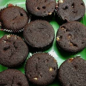 Muffins de chocolate con chips de chocolate blanco