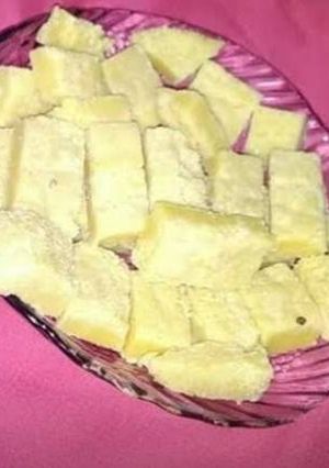 मैसूर पाक (Mysore pak recipe in hindi) रेसिपी मुख्य फोटो