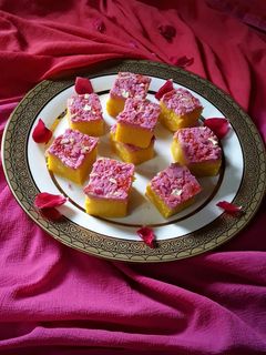 মুগ ডালের সন্দেশ রেসিপির প্রধান ছবি