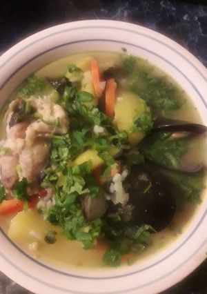 Una foto de Sopa de merluza y cholgas