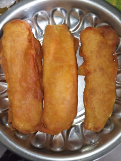 வாழைக்காய் பஜ்ஜி (Vaazhaikaai bajji recipe in tamil) செய்முறை முக்கிய புகைப்படம்