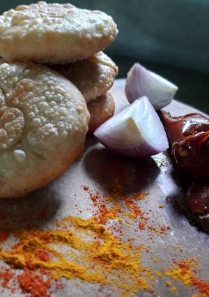 কান্দা কচুরি (kanda kochuri recipe in Bengali) রেসিপির প্রধান ছবি