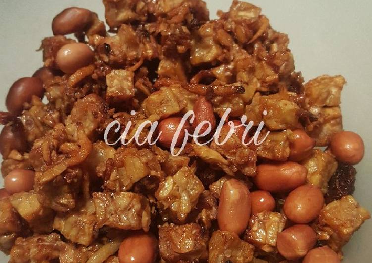  Resep  Kering  tempe teri kacang kriuk  ala fe oleh CIA 