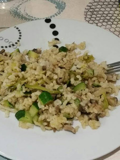 Una foto de Arroz integral con verduras