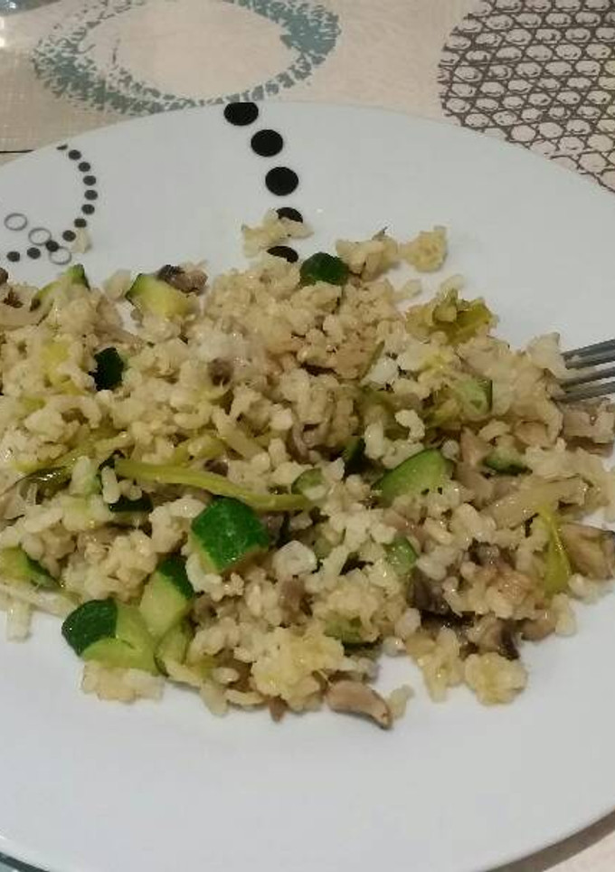 Una foto de Arroz integral con verduras