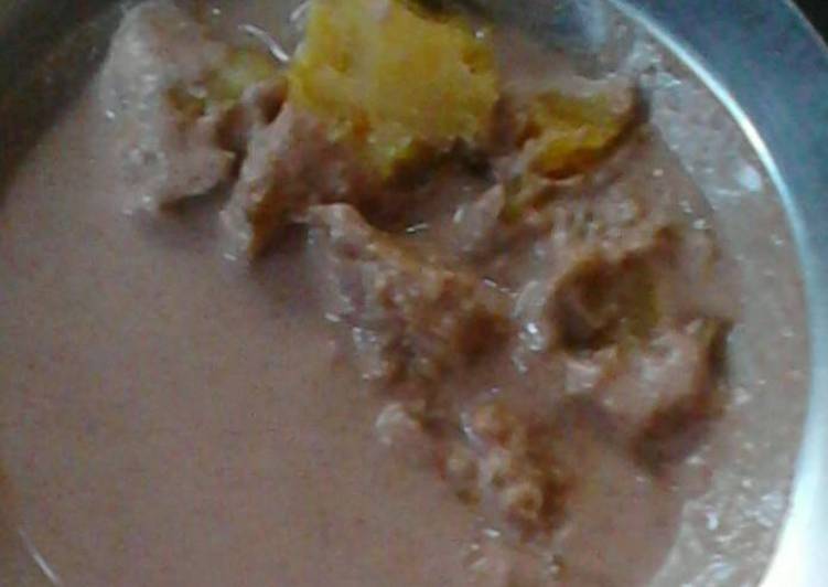 Ground nut stew (Ndengu ya Njugu)