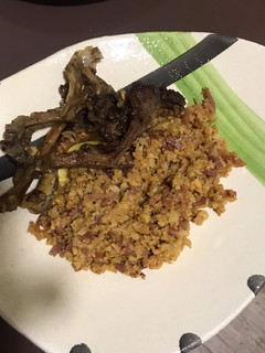 Una foto de Migas de coliflor con chuletas de cordero a la extremeña