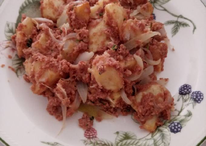 Carne de lata con patatas Receta de Cande- Cookpad