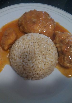 Una foto de Pollo con arroz fácil