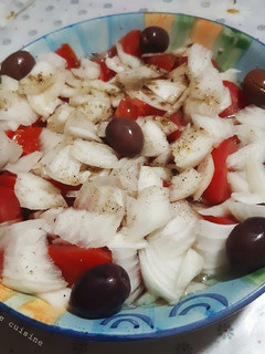 Une photo de Salade tomate oignon 🍅