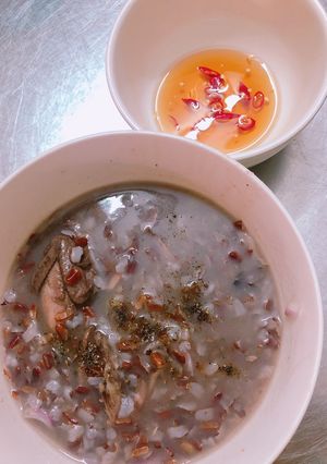 Hình của món Cháo gạo lứt chim cút.
