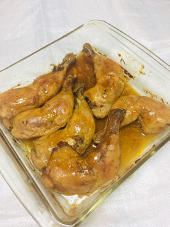 Una foto de Piernas de Pollo Al Horno Con Cerveza 👩‍🍳PE