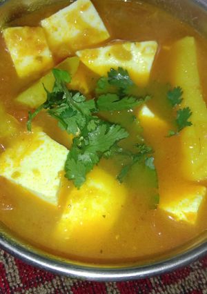 A picture of Aloo paneer ki sabzi.