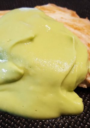 Une photo de Pavé de thon avec émulsion d'avocat