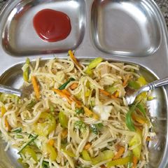 A picture of Veg noodles.
