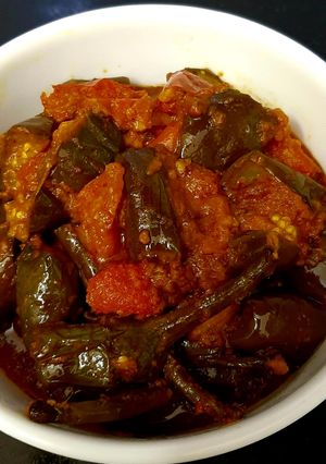 लहसुनी बैंगन (lehsuni baingan recipe in Hindi) रेसिपी मुख्य फोटो