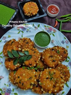 साबूदाना वड़ा (sabudana vada recipe in hindi) रेसिपी मुख्य फोटो