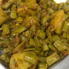 A picture of Aloo phali.