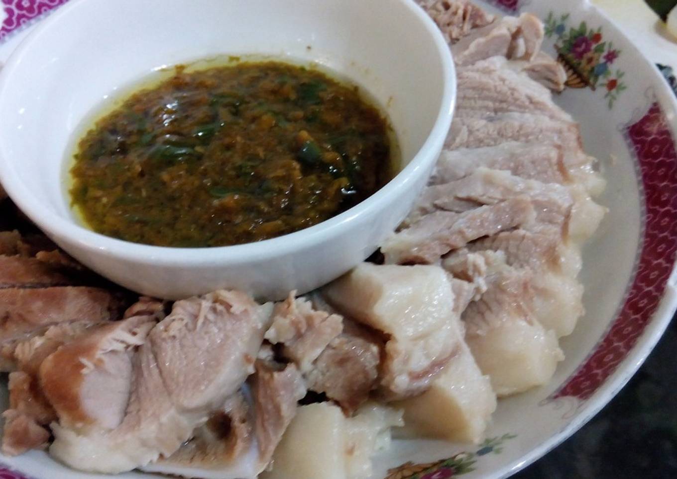 Daging rebus saus kencur