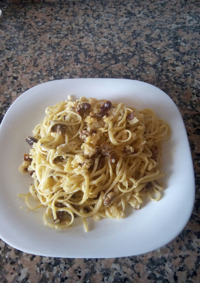 Una foto de Pasta carbonara sin nata