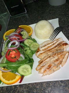 Una foto de Pollo a la plancha 🤪