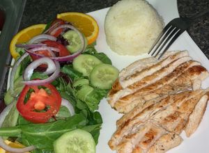 Una foto de Pollo a la plancha 🤪