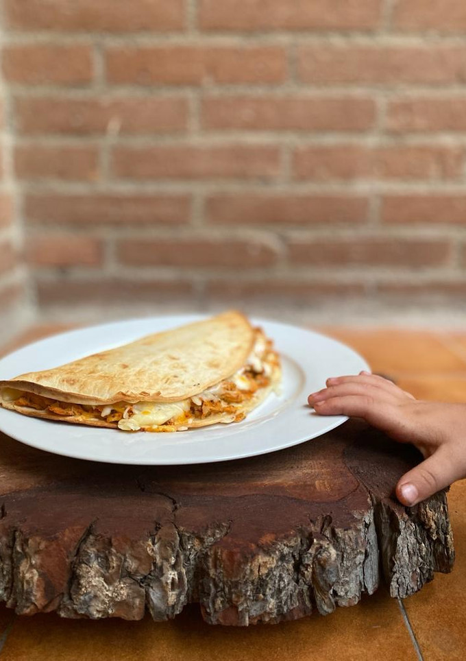 Una foto de Piadina rellena de pollo estilo Kebab