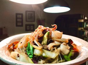 Hình của món Miến Đậu Xanh Xào Mực Nang & Rau Củ.