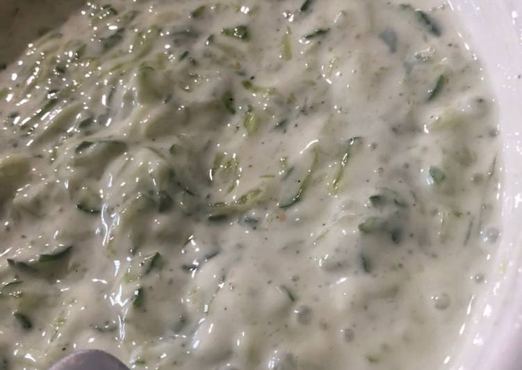 سلطة الخيار مع الزبادي😋