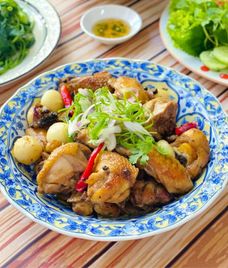 thịt gà kho tiêu