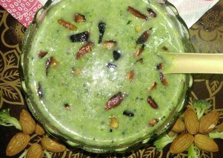 Easiest Way to Prepare Quick Cream Of Broccoli Almonds Soup