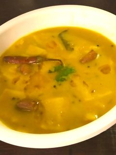 A picture of Dal dhokli.