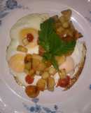 Huevos Estrellados con papas con Epazote