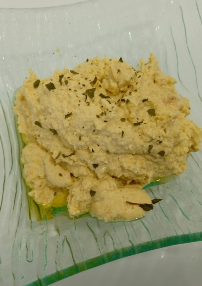 Una foto de Hummus de altramuces o tramussos o chochitos