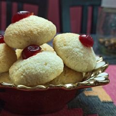 A picture of Coconut macroons.