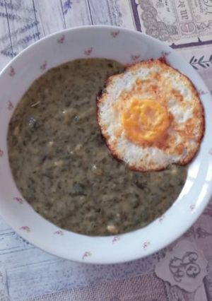 Sóskafőzelek tükör tojással 🍳 recept fotója