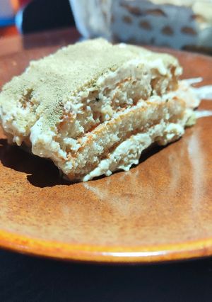 Une photo de Tiramisu au thé matcha