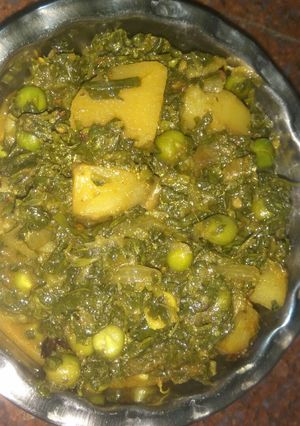 बथुआ मटर मसाला(Bathua matar ki recipe in Hindi) रेसिपी मुख्य फोटो